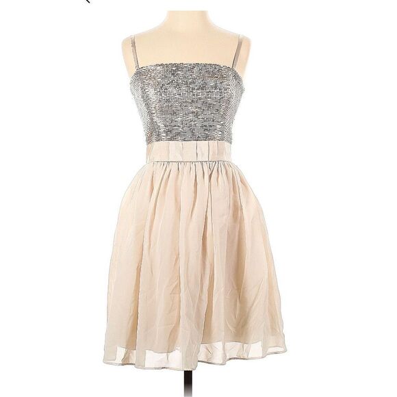 ted baker silver dress Ted Baker Silver Estelli Embellished Cape Woven Mini Dress Sequin Size 8